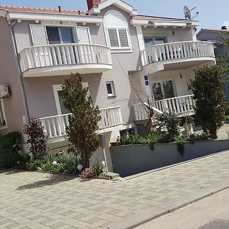 Apartamento Kozina Zadar