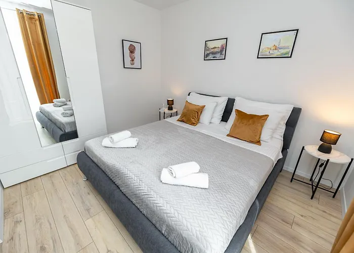 Apartman Kozina 3 *