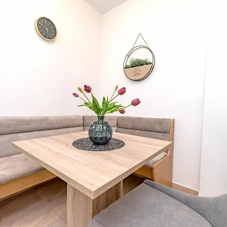 Kozina Apartman *
