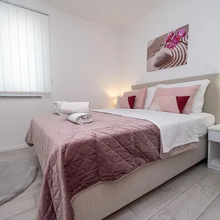 Kozina Apartman *